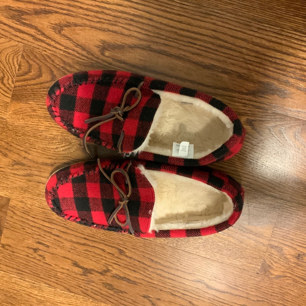 Plaid red and black ll bean slippers